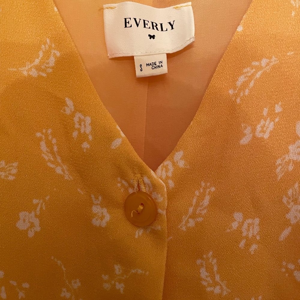 Yellow sundress with pockets